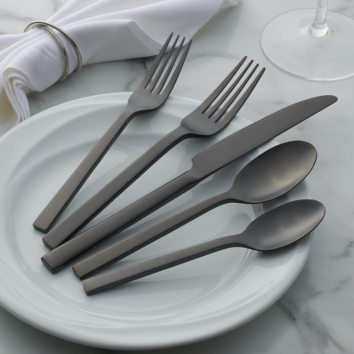 Oneida Chef's Table Black 20 Piece Everyday Flatware Set, Service for 4, 18/0 Stainless Steel, Silverware Set