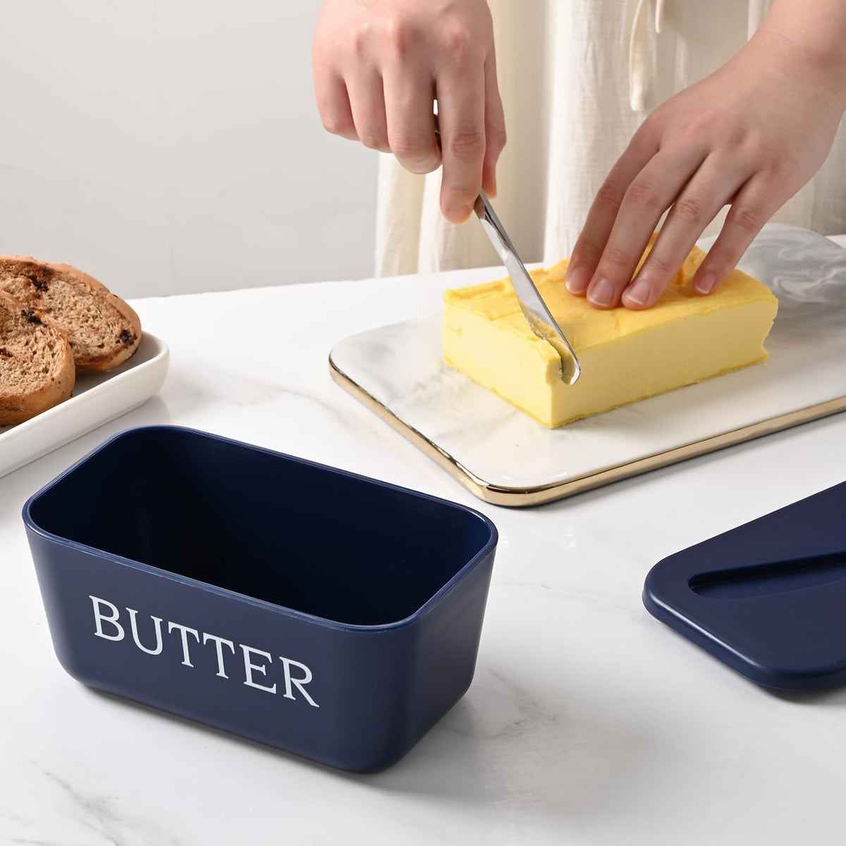 Butter Dish With Lid And Knife,BPA Free Food Grade Plastic Butter Keeper Containers With Cover For Home Coutertop And Refrigerater,Blue Butter Holder
