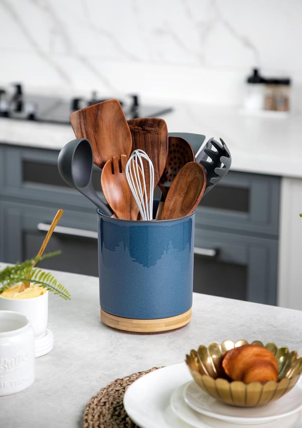 Nucookery 360°Rotating Utensil Holder, 7.2" Kitchen Utensil Crock, Ceramic Cooking Utensil Organizer with Countertop-Protection Cork Bottom for Farmhouse Kitchen Decor Christmas (Royal blue)
