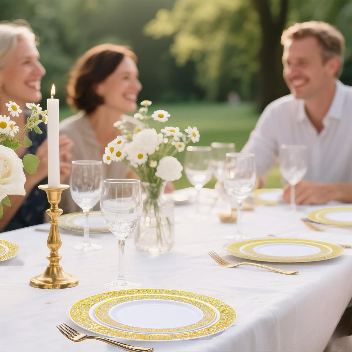 I00000 200 Pieces White and Gold Plastic Plates, Disposable Plastic Plates for 100 Guests Include: 100 Pcs Dinner Plate 10.25β and 100 Pcs Dessert Plate 7.5β with Gold Lace Rim Perfect for Party