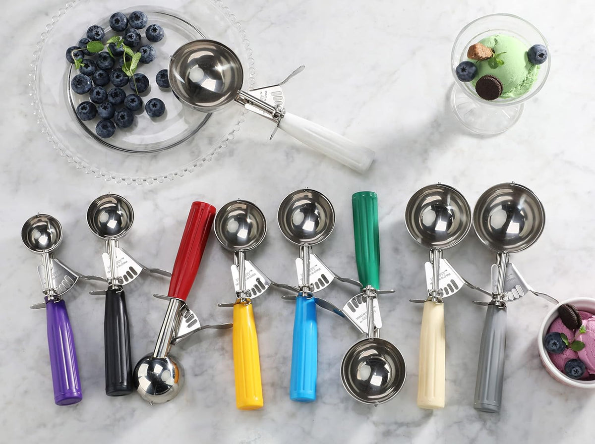New Star Foodservice 34745 Commercial-Grade Thumb Press Food Disher/Ice Cream Scoop, 18/8 Stainless Steel, 4.67 oz, Size 6, White