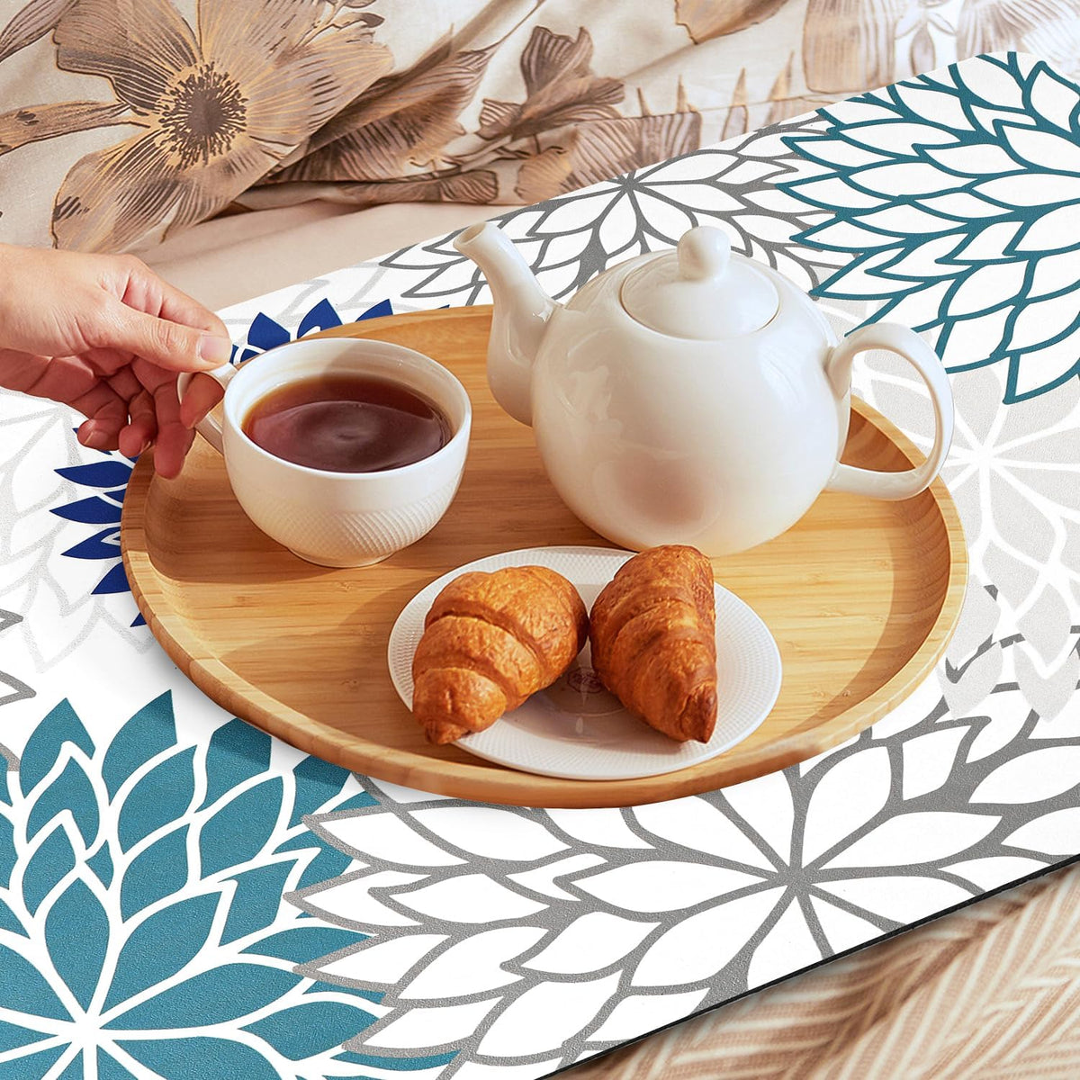 Findosom 2PCS 16" x 24" Dish Drying Mat & 24" x 5.5" Sink Splash Guard, Super Absorbent & Cuttable Dish Mat Drying Kitchen Mat with Blue Floral, Hide Stain Drying Mat for Kitchen Counter