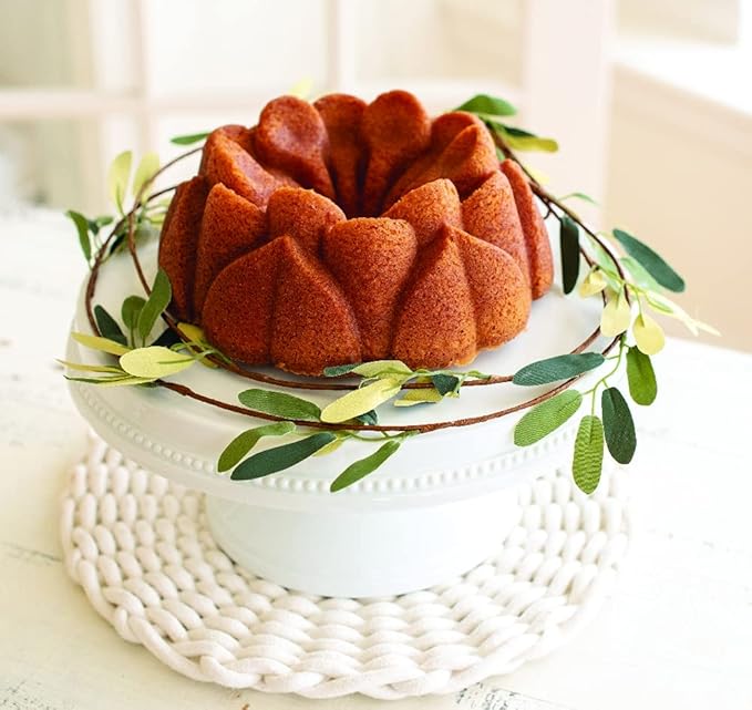 Nordic Ware Magnolia Bundt, 10 Cup, Toffee