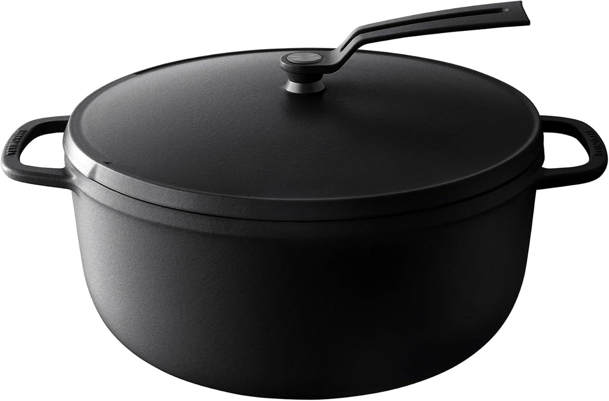 Vermicular Oven Pot 2.0 | Lightweight Enameled Cast Iron Pot | 26cm (5.9 Qt) | Non-Toxic | Induction-compatible | Dutch Oven | Made in Japan | Matte Black