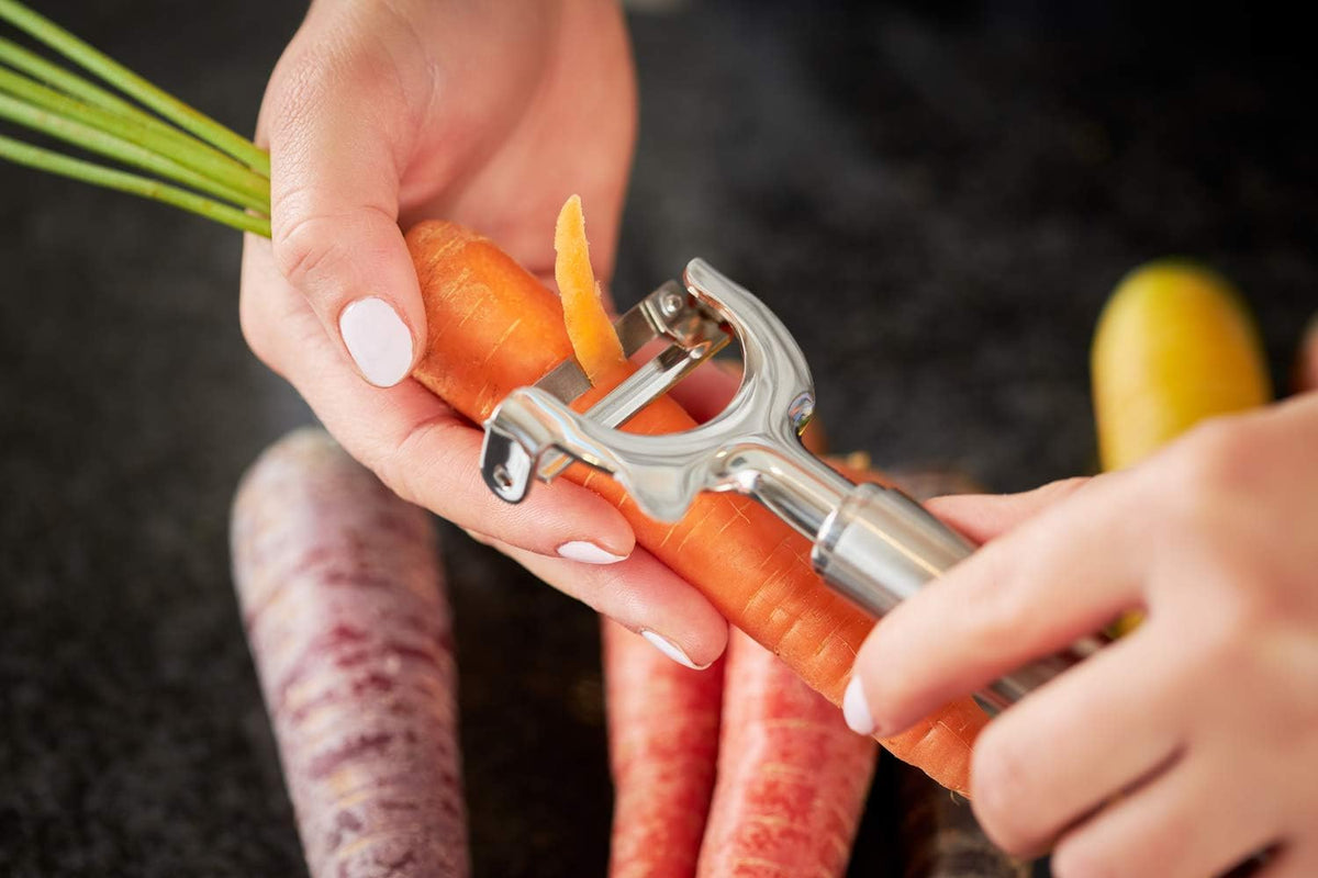 Rösle Stainless Steel 1.5-inch Wide Crosswise Swivel Peeler