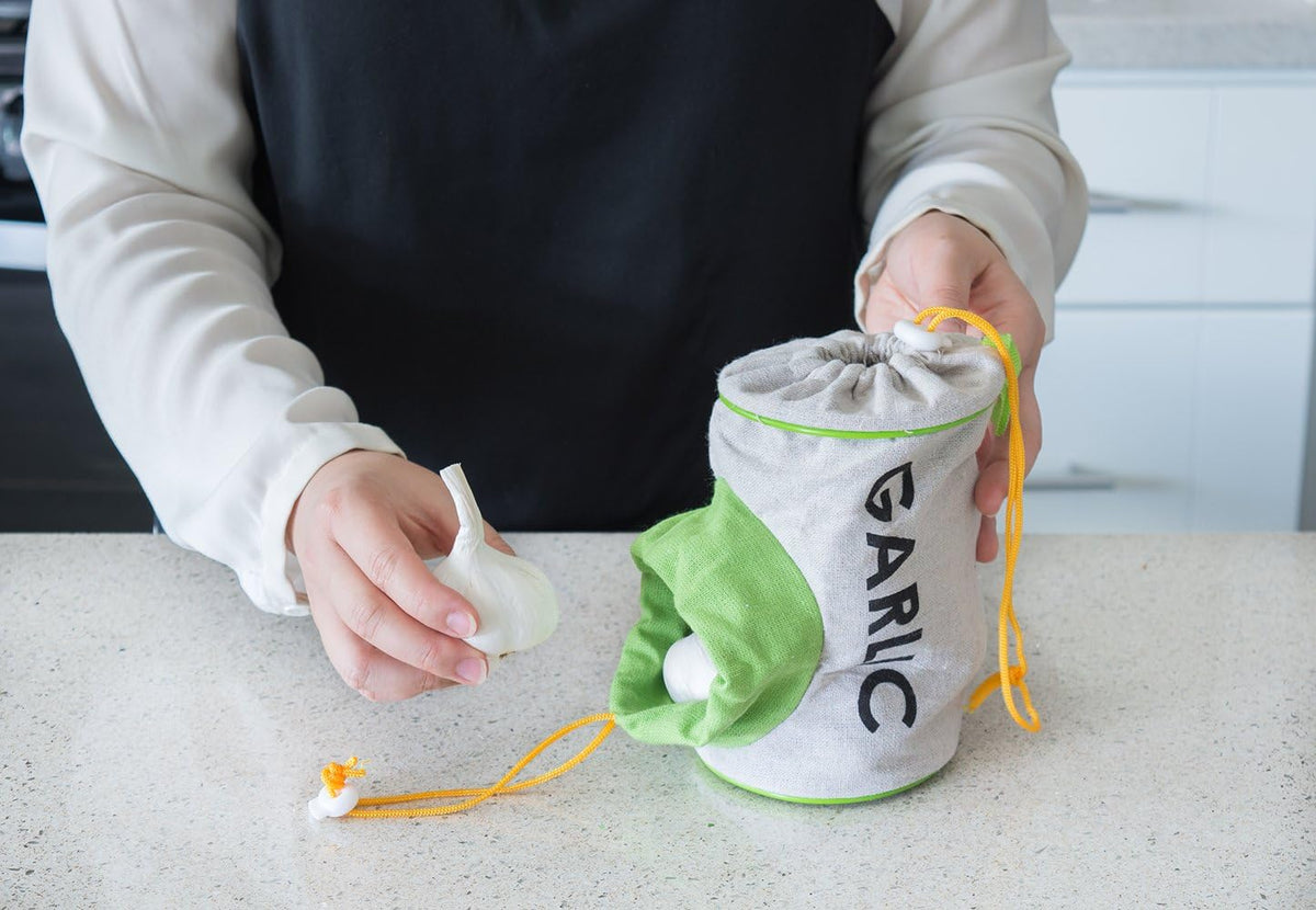 Evriholder Fresh Fare Garlic Keeper, Double Drawstring Feature Protects from Light and Delays Spoilage Sprout-Free Vegetable Storage Bag, 12 Head Capacity