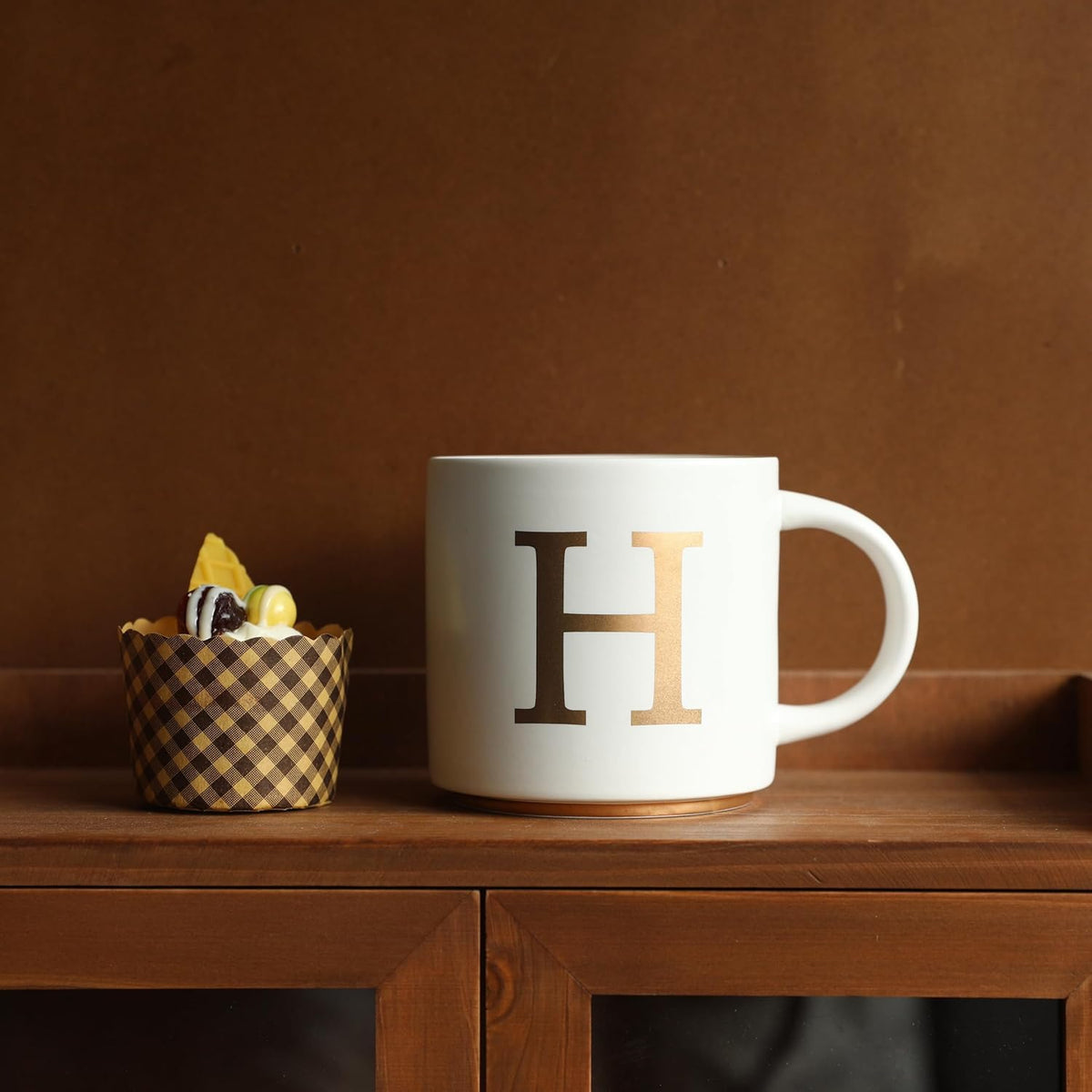 COLLECTIVE HOME - Monogram Ceramic Mugs, 15 oz Golden Initial Coffee Cups, Elegant Alphabet Tea Mugs, Elegant Personalized Mug with Gift Box, Unique Mug with Double Side Capital Letter (H)