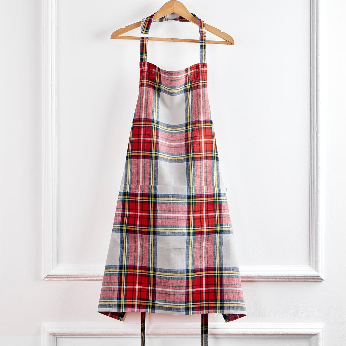 Solino Home Linen Bib Apron for Men & Women - White Plaid Kitchen Apron with Front Pockets - Handcrafted from European Flax