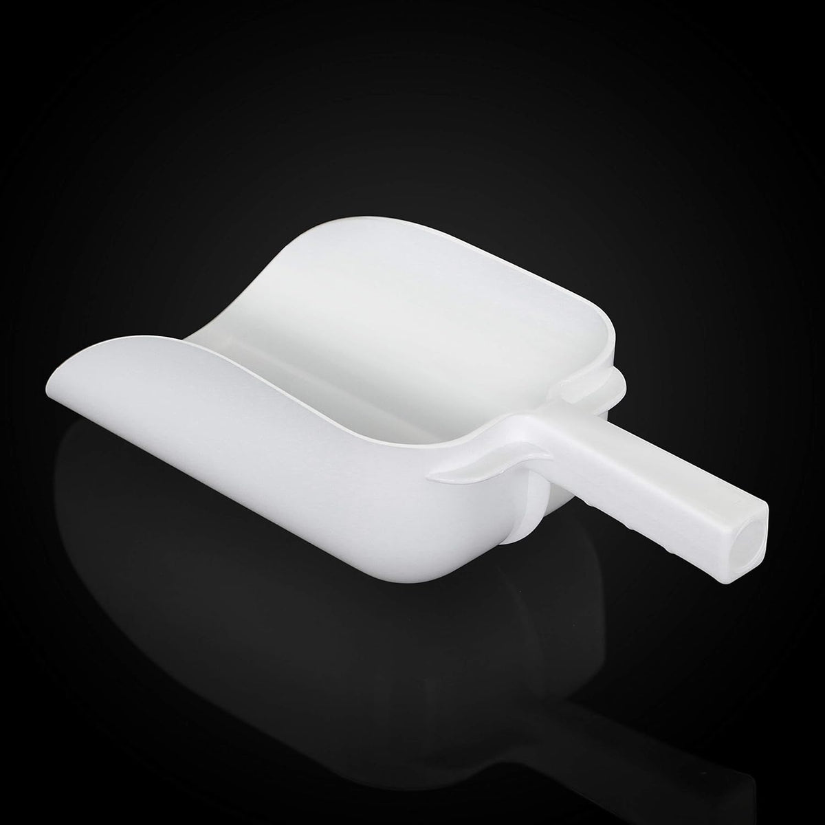 New Star Foodservice 34486 Polycarbonate Plastic Utility Ice Scoop, White, 64-Ounce