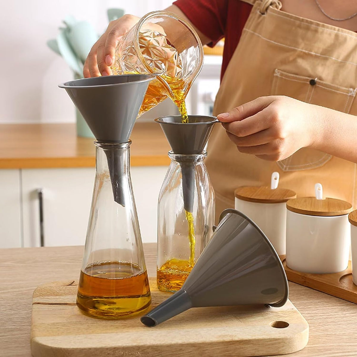 Plastic Kitchen Funnel Set of 3, Round Kitchen Funnels for Filling Bottles, Durable and Multifunctional Funnels for Filling Canning, Cooking, Lab or Car Oil (Gray)
