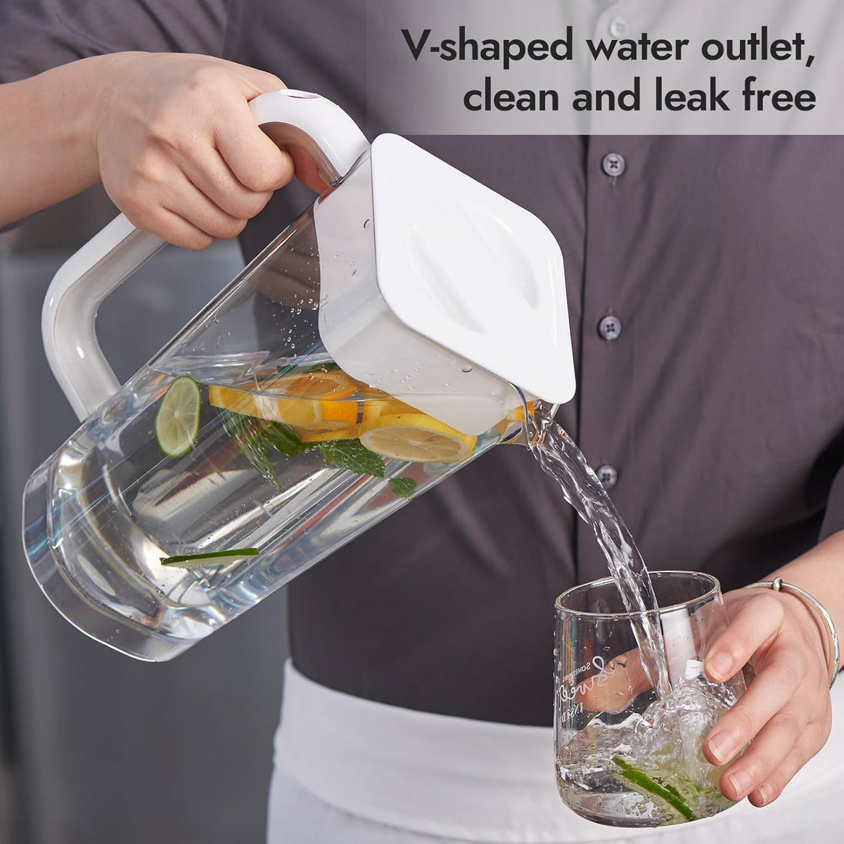 CURTA 2 Pack Plastic Pitcher with Lid, 2L Heavy-Duty Shatterproof Pitchers Clear Water Pitcher with Handle for Lemonade, Coffee,Iced Tea, Milk, Juice, Beverages