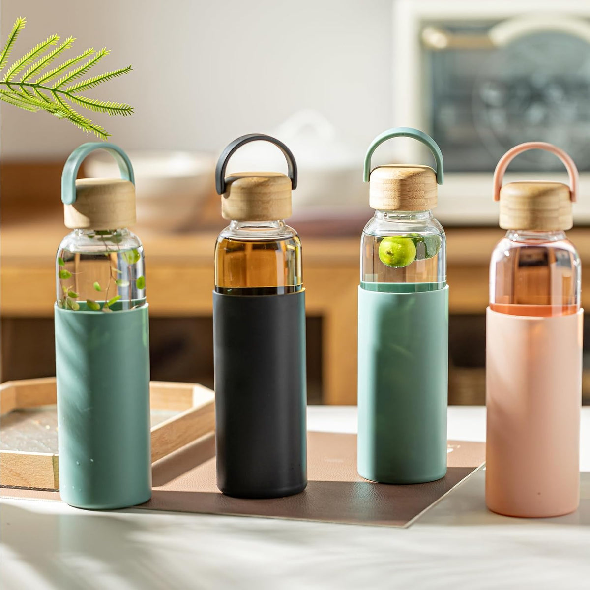 21oz Borosilicate Glass Water Bottles with Silicone Non-Slip Sleeve & Leak-Proof Lid-Reusable Drink Bottle for Office,Travel,Gym,Hiking-BPA Free,Ideal Gift for Home,Car &Fitness (Pink+Black)