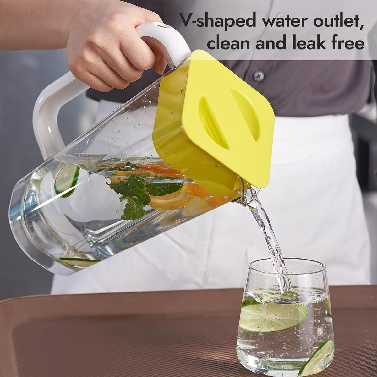 CURTA 1 Pack 2 Liters/68 oz Plastic Square Pitcher with Lid & Handle for Kitchen,ICED JUICE and Coffee Carafe Beverage Serveware, Acrylic Water Jug for Hot/Cold Drinks&lemonade