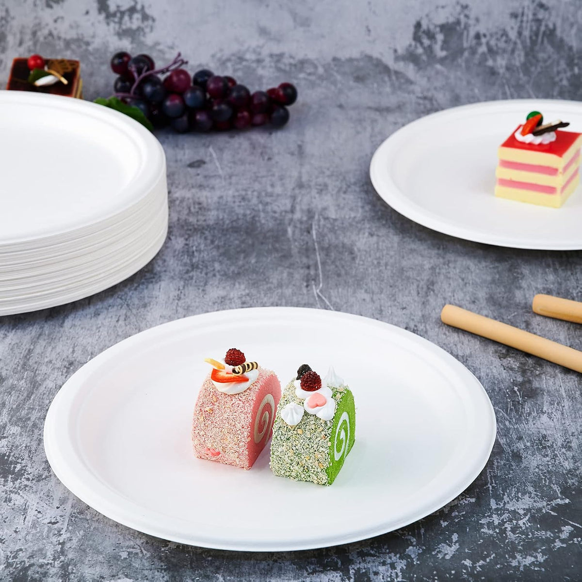 Vplus 150 Pack Compostable Disposable Paper Plates 10.25 inch Super Strong Paper Plates 100% Bagasse Natural Biodegradable Eco-Friendly Sugarcane(white)