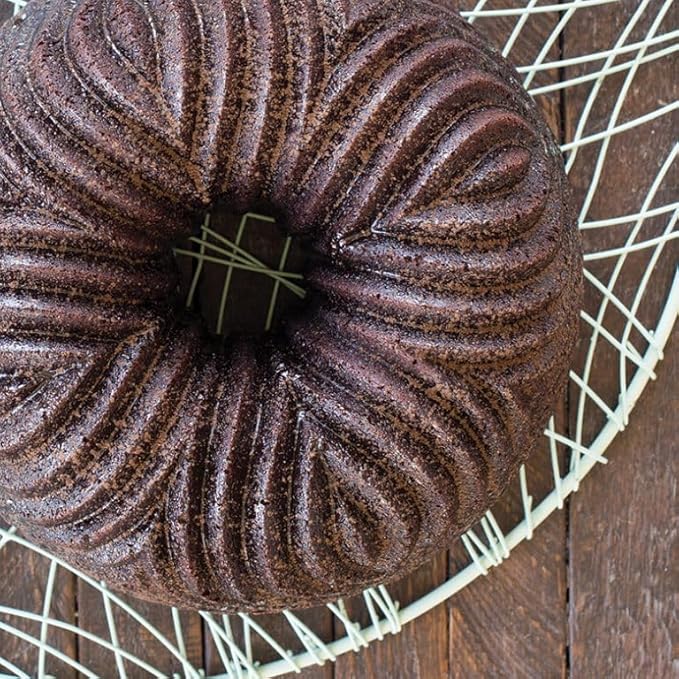 Nordic Ware Bavaria Bundt Pan, 10-Cup, Graphite