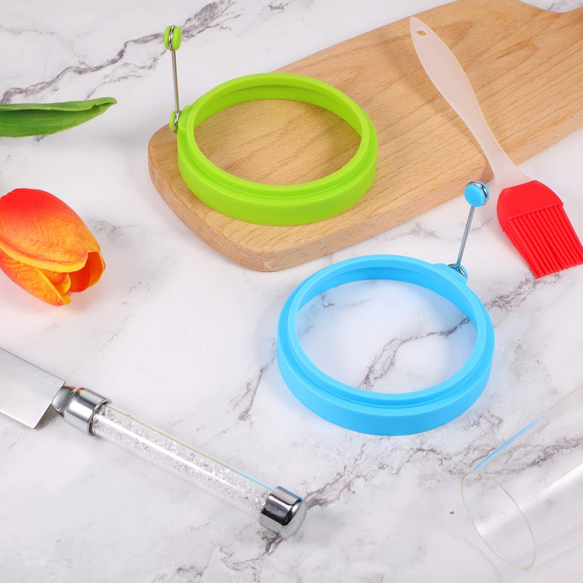 8 Packs Food Grade Silicone Egg Rings with 2 Silicone Brushes Set Bulk 4 Inch Round Egg Rings for Frying Eggs Non Stick Fried Eggs Mold Pancake Breakfast Sandwiches English Muffins Sausage Cooking