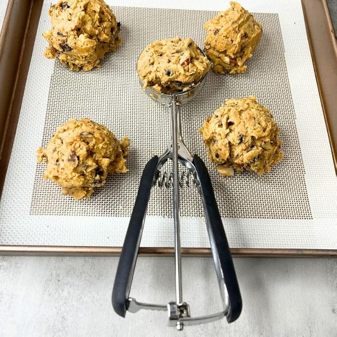 Cookie Scoop Set, 3Pcs Ice Cream Scoop Set, Small/1 Tbsp, Medium/2 Tbsp, Large/3 Tbsp, Stainless Steel Cookie Dough Scoop with Non-Slip Grip,for Melon Balls waffle Muffins