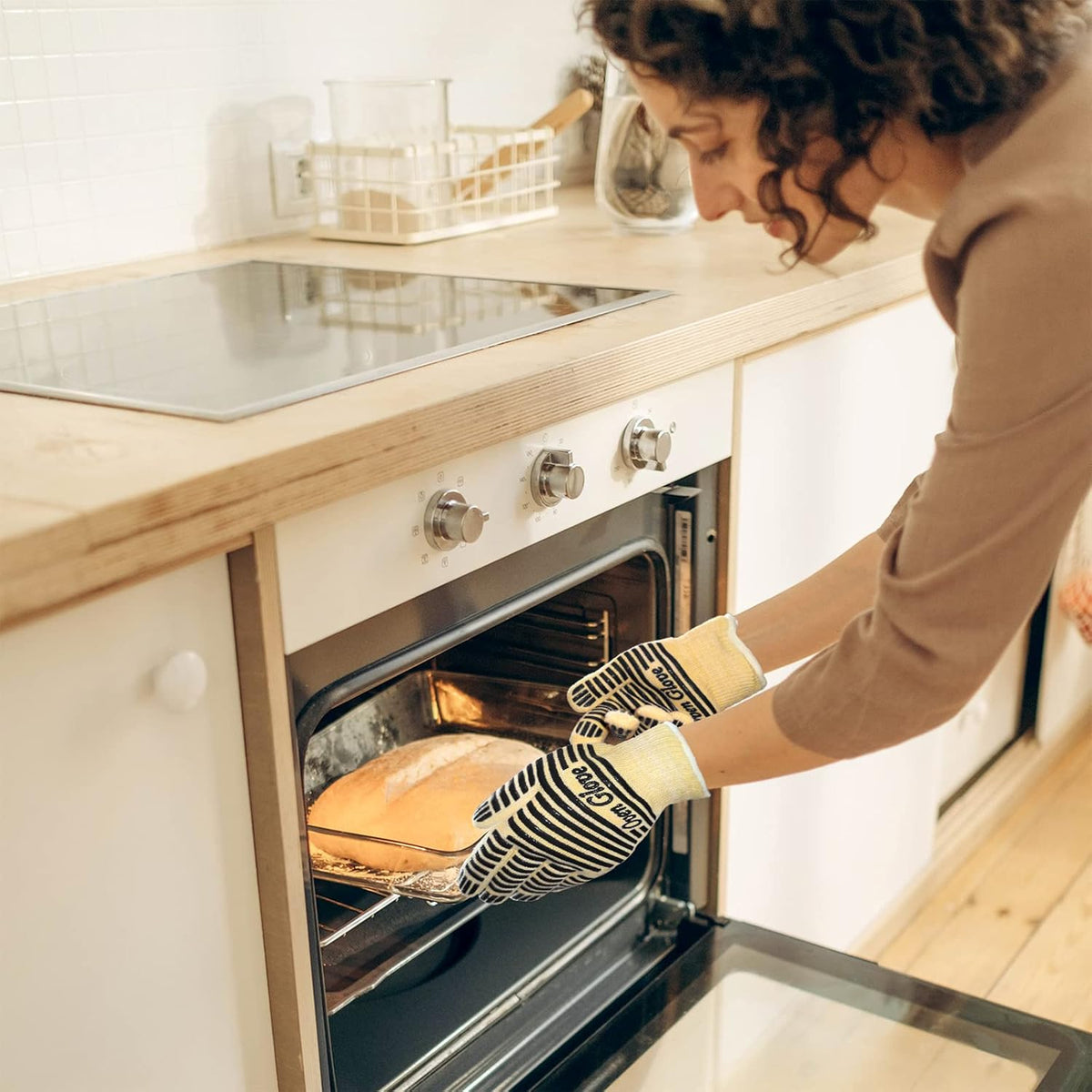 Oven Gloves, Heat Resistant 540 Degrees Grilling Gloves, Hot Surface Handler Non-Slip Silicone Oven Mitts with Fingers, BBQ Gloves for Cooking/Kitchen/Baking, Pack of 2