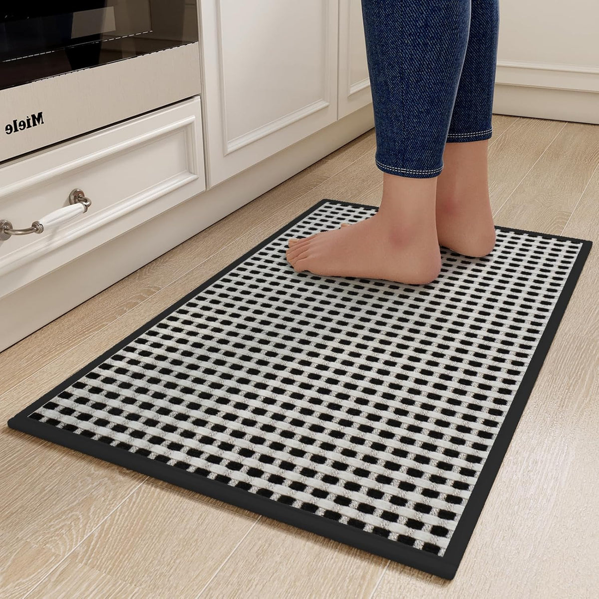 Kitchen Mats for Floor, Super Absorbent Kitchen Rugs Non Slip Washable, Rubber Backing Soft Chenille Braided Kitchen Runner Rug Standing Mat Sink Mat, Easy to Clean, Black 17"x28"