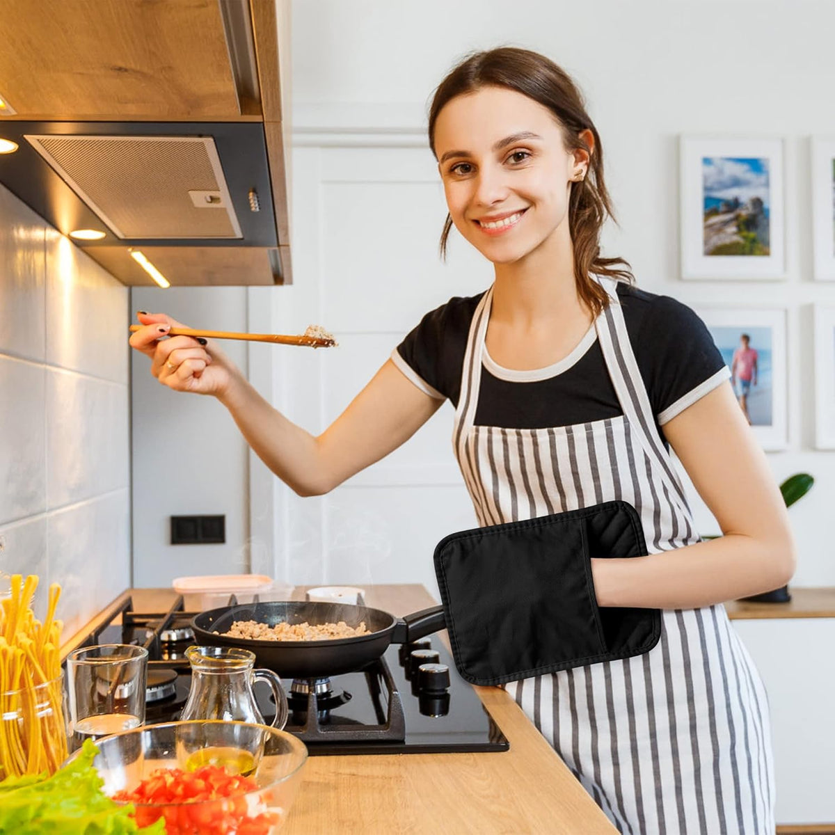 GROBRO7 5Pack Pot Holders for Kitchen Heat Resistant Cotton Potholder Multipurpose Hot Pad Machine Washable Oven Mitts with Pocket Potholders for Baking and Cooking 8.9 x 6.9 in Gray Black