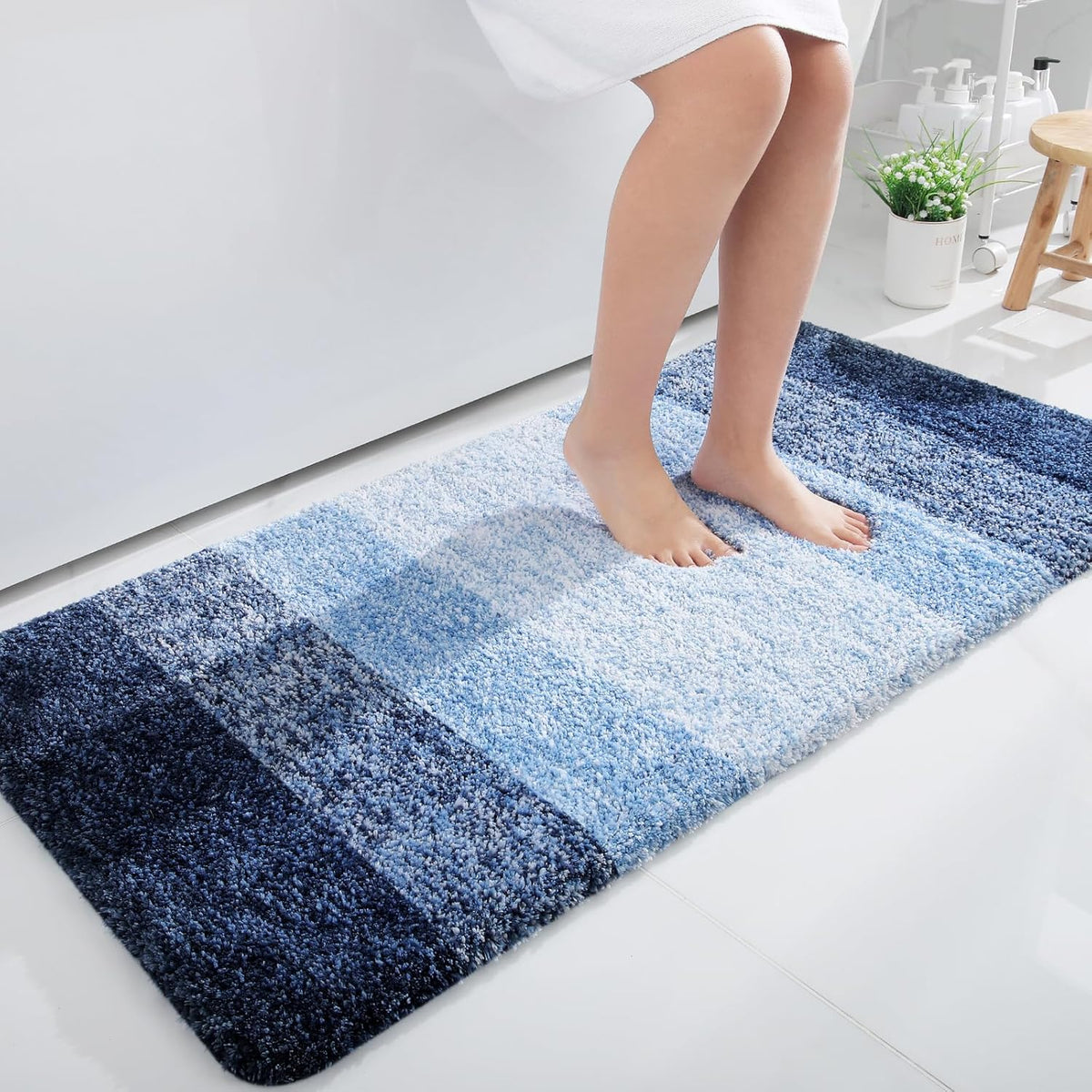 OLANLY Bathroom Runner Rugs 47x24, Extra Soft Absorbent Microfiber Bath Rugs, Rubber Backing, Quick Dry, Machine Washable Bath Mats for Bathroom Floor, Tub and Shower, Home Decor Accessories, Navy