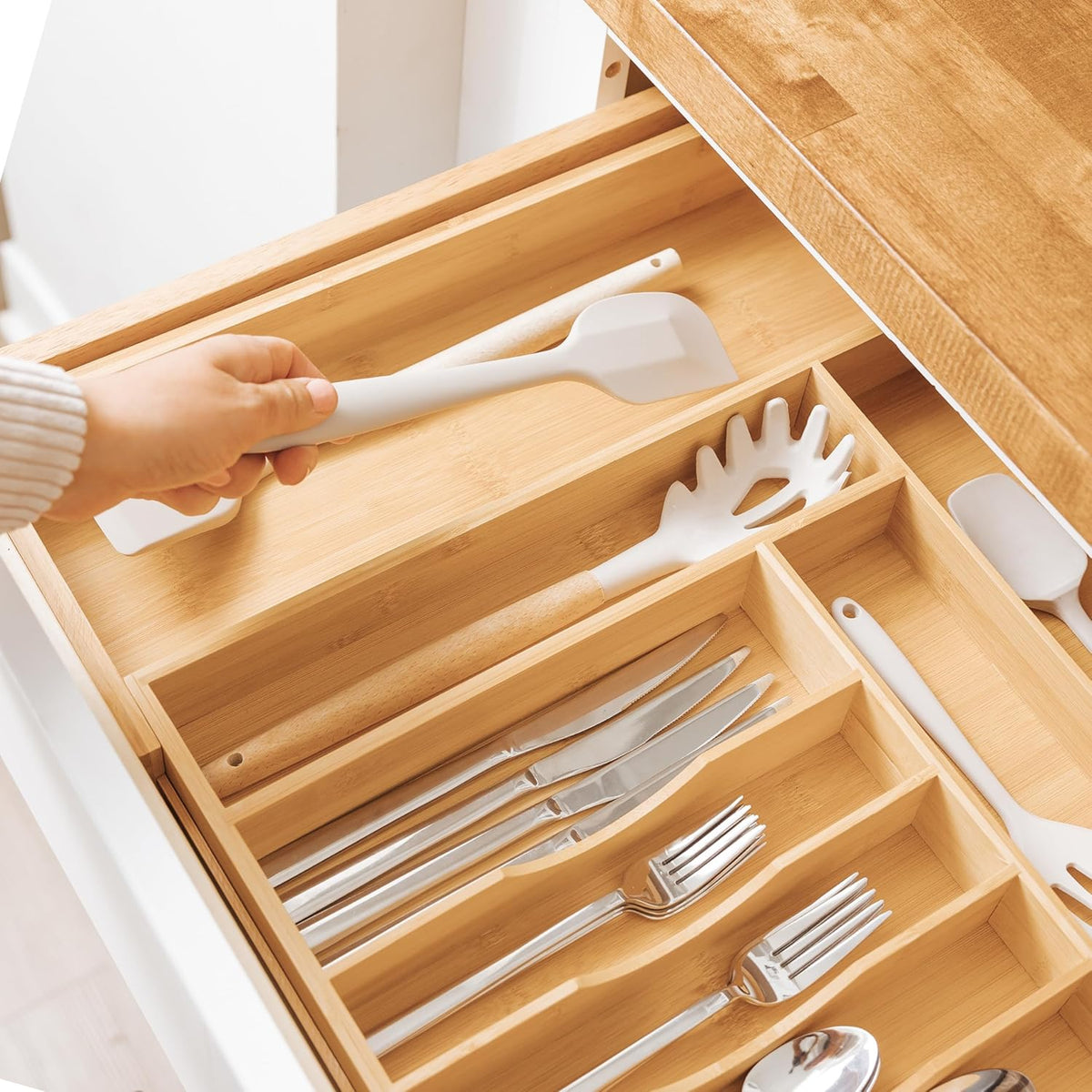 KitchenEdge Premium Silverware, Flatware and Utensil Organizer for Kitchen Drawers, Food-Safe Contract Grade, Expandable from 14 to 25 In, Natural Bamboo