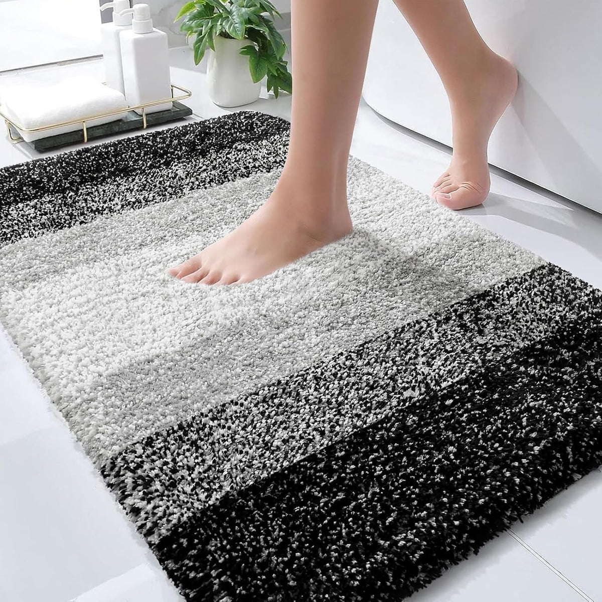 OLANLY Bathroom Rugs Mat 34x21, Extra Soft Absorbent Microfiber Bath Rugs, Rubber Backing, Quick Dry, Machine Washable Bath Mats for Bathroom Floor, Tub and Shower, Home Decor Accessories, Black