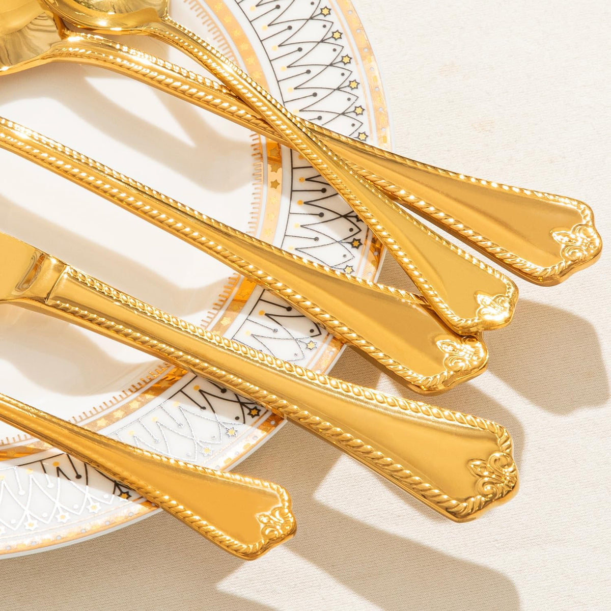 KINGSTONE Gold Silverware Set, 40-piece 18/10 Stainless Steel Flatware Set Cutlery Set for 8, for Kitchen, Home, Wedding, Party, Mirror Polished and Dishwasher Safe, Featured Gifts