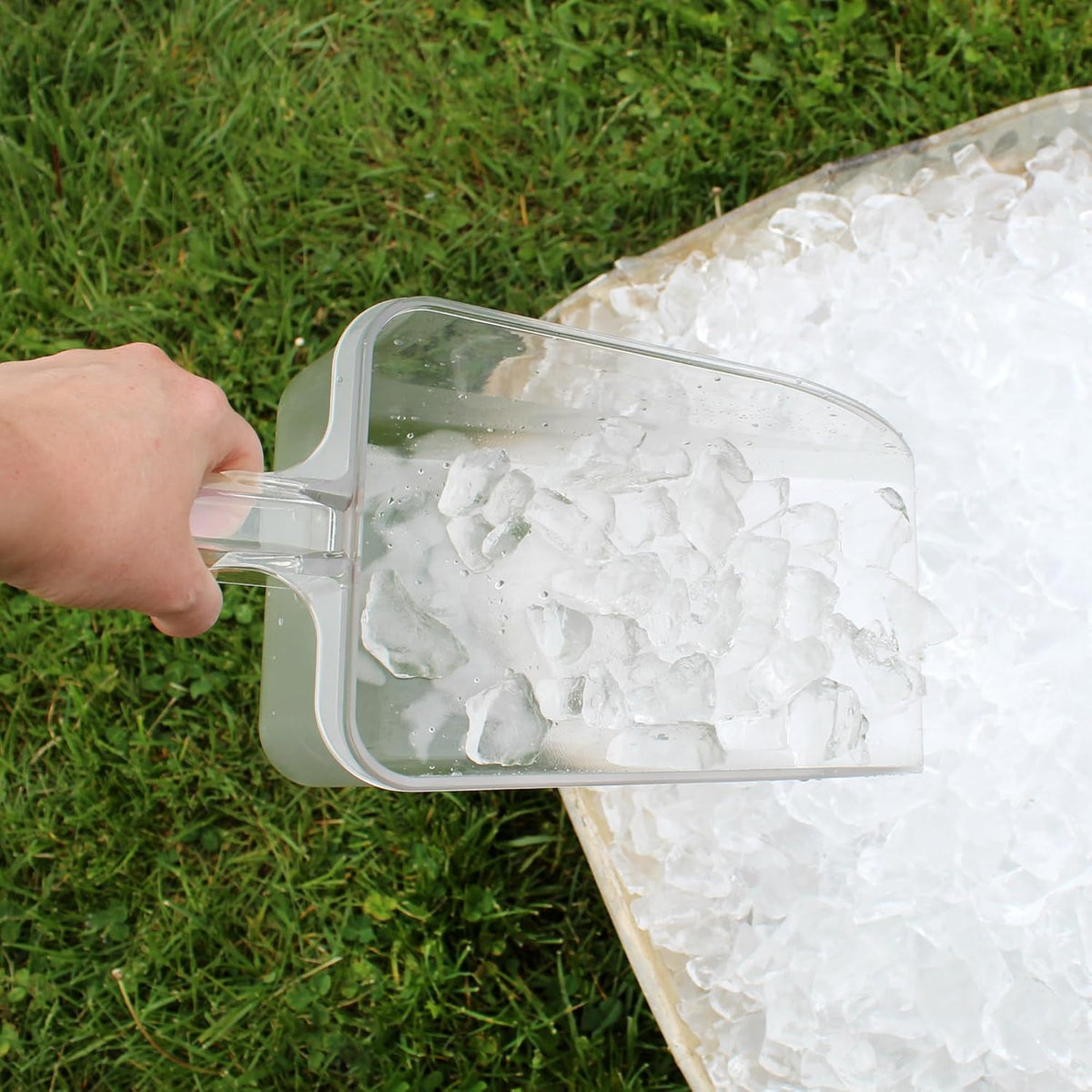 Darware Commercial Ice Scoop with Metal Holder, 7-Cup Capacity (58 Fluid Oz.)