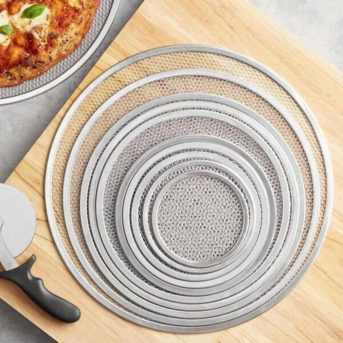 14-inch Aluminum Pizza Screen | Commercial Grade Pizza/Baking Screen for Oven | Pizza Baking Tray for Home And Restaurant | Round, Aluminum, 14-inch [1PK]