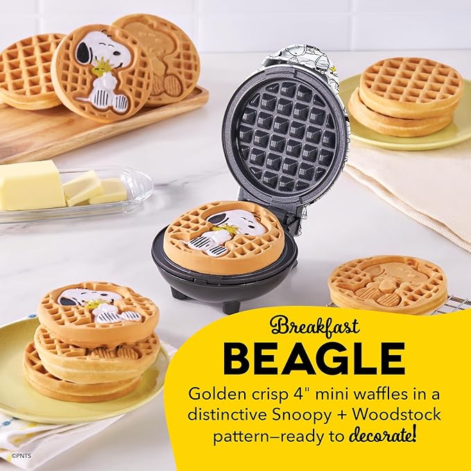 Peanuts x Dash Mini Waffle Maker
