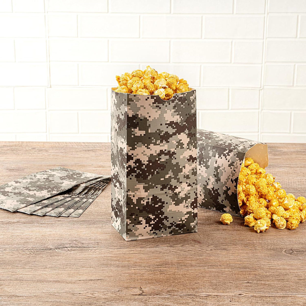 Restaurantware Bag Tek 4 LB Disposable Lunch Bags 100 Sturdy Take Out Bags - Flat Bottom Great For Restaurants Cafes And Bakeries Camouflage Paper Popcorn Bags Versatile For Grocery And More