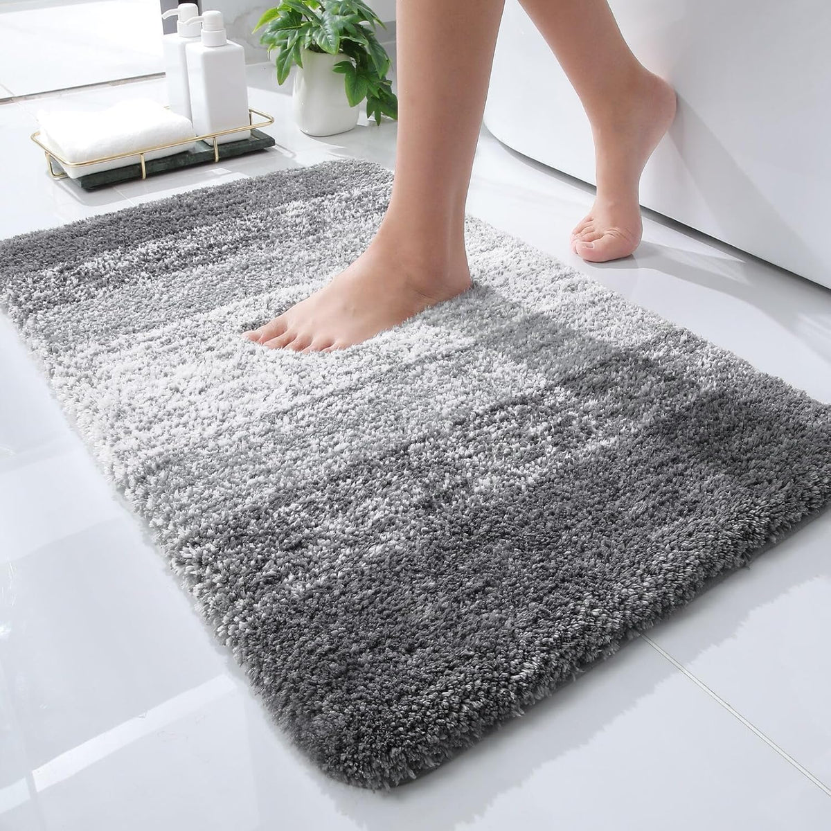 OLANLY Bathroom Rugs Mat 24x16, Extra Soft Absorbent Microfiber Bath Rugs, Rubber Backing, Quick Dry, Machine Washable Bath Mats for Bathroom Floor, Tub and Shower, Home Decor Accessories, Grey