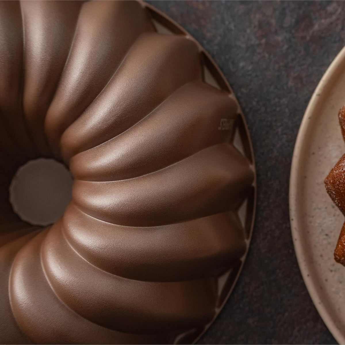 10 Cup Fluted Tube Cake Pan Nonstick, PFOA Free Fluted Cake Pan for Baking, Pound Cake Mold for Oven, Cake Molds And Cake Pans, Tube Mold, Pound Tin