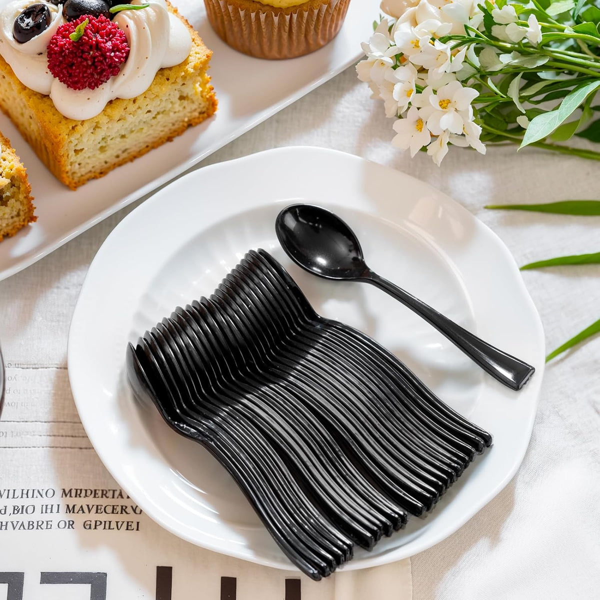 WDF 300 Pieces Black Plastic Mini Spoons-4 Inches Black Plastic Tasting Spoons for Desserts-Heavy Duty Plastic Spoons Perfect for Coffee/Cake/Desserts/Appetizers for New Year/Graduation