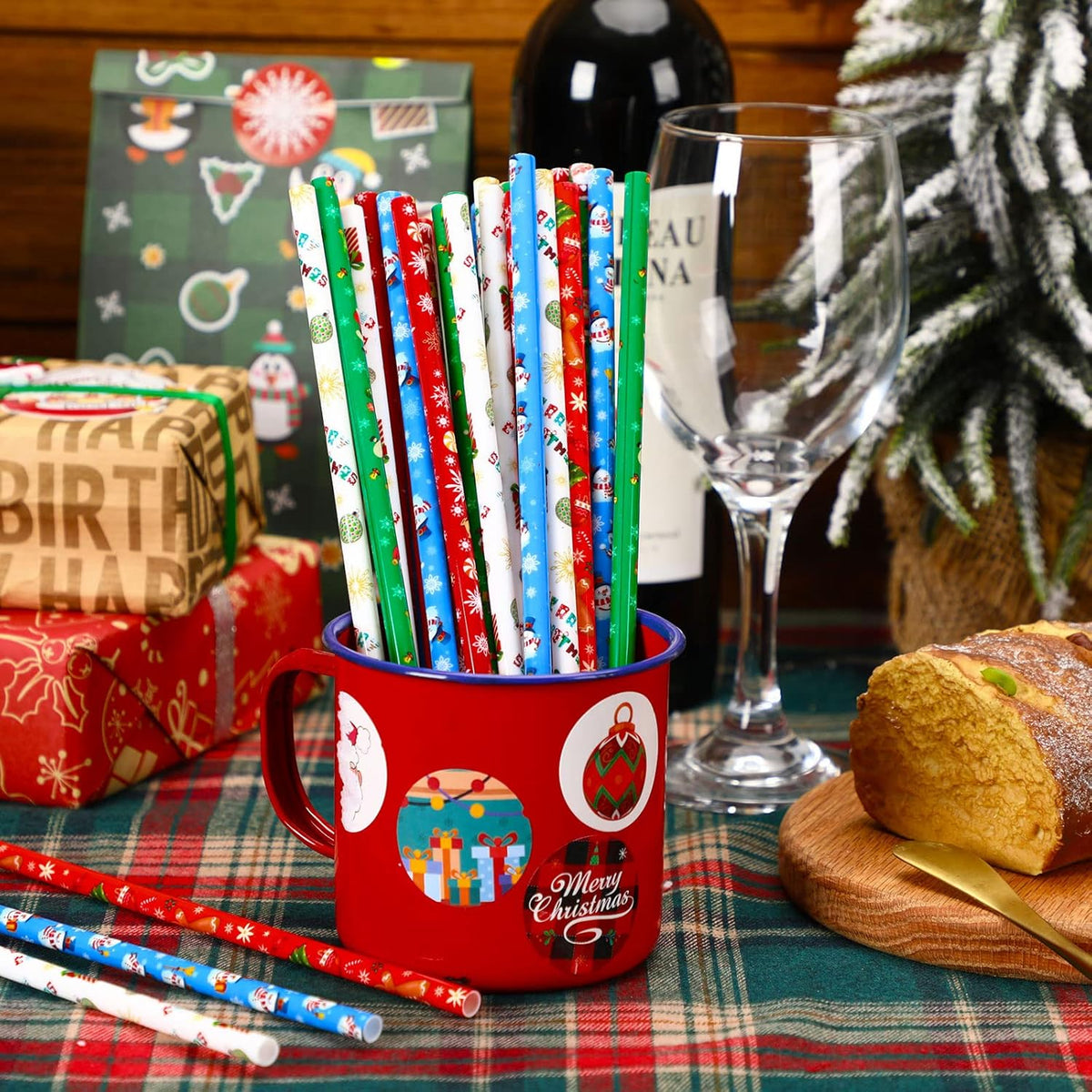 JANYUN 30 Pieces Christmas Drinking Straws BPA-Free 9inch Printing Hard Plastic Reusable Straws Xmas Balls Snowflake Elk Straw for Family Party Favors Supplies Cleaning Brush