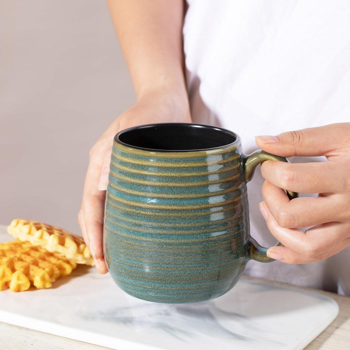 20 oz Large Ceramic Coffee Mug, Coffee Mugs for Women and Men, Big Tea Cups, Large Handle Handmade Pottery Mug for Office and Home, Microwave and Diahwasher Safe (Green with Stripes, 1PCS)