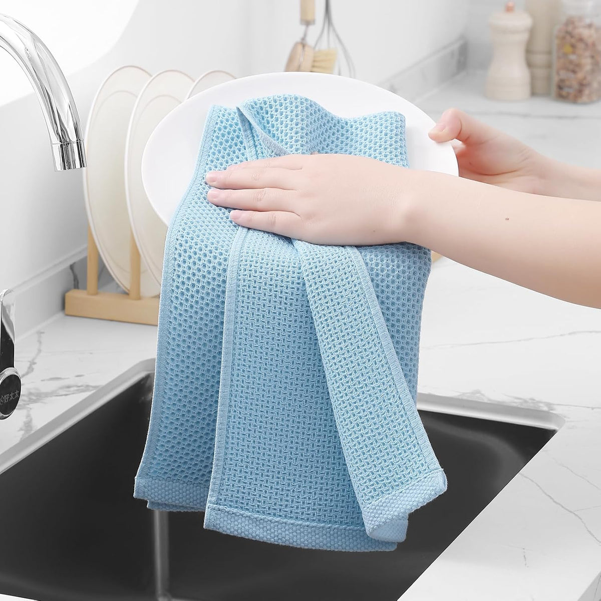 Homaxy 100% Cotton Waffle Weave Kitchen Dish Towels, Ultra Soft Absorbent Quick Drying Cleaning Towel, 13 x 28 Inches, 4-Pack, Sky Blue