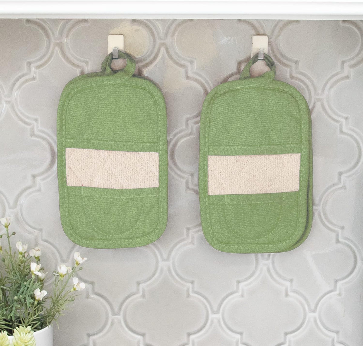 Ritz Premium Pot Holders & Heating Pads (4-Pack), 8.5" x 5.5", Heat Resistant, 100% Cotton Terry-Looped Pocket, for Kitchen and Barbeque, Cactus Green