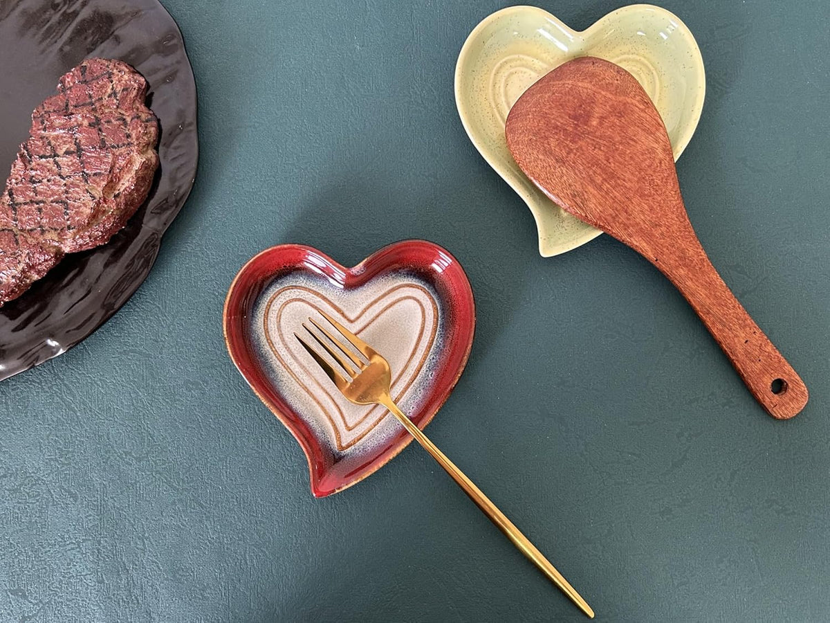 Ceramic Spoon Rest for Stove Top, Heart Cute Spoon Rest for Kitchen Counter, Cooking Spoon Holder for Kitchen Counter, Utensil Rest Spatula Rest Ladle Holder Tong Rest (Retro Red)