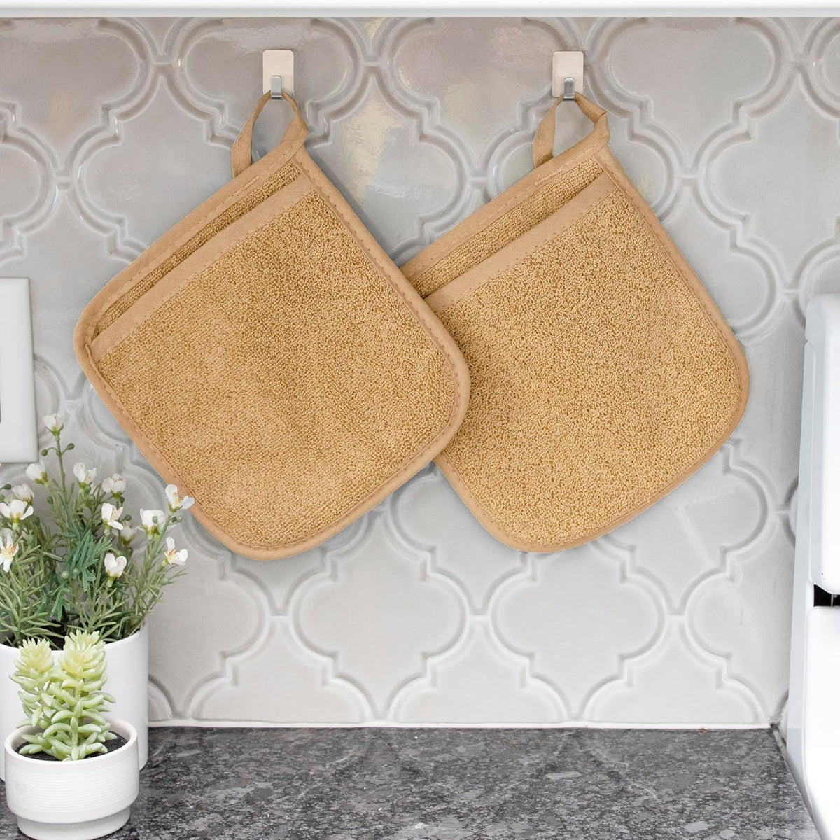 RITZ Terry Pocket Mitt & Hot Pad: Unparalleled Heat Resistant, Durable 100% Cotton,Ergonomically Designed for Optimal Grip, Easy-Care Machine Washable 2-Pack, Straw