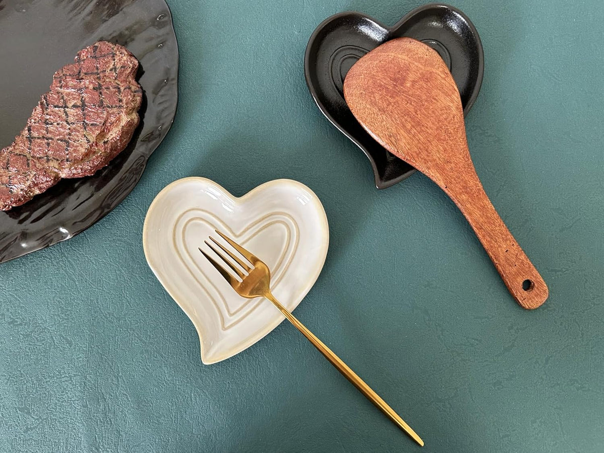 Ceramic Spoon Rest for Stove Top, Heart Cute Spoon Rest for Kitchen Counter, Cooking Spoon Holder for Kitchen Counter, Utensil Rest Spatula Rest Ladle Holder Tong Rest (Retro White)