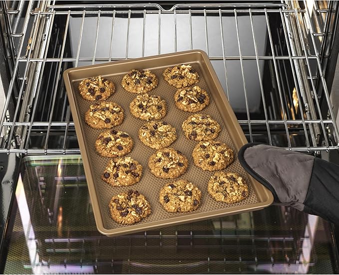 GoodCook BestBake Nonstick Textured Carbon Steel Cookie Sheet, 11" x 17", Large Baking Sheet, Even Heating, Scratch-Resistant, Non-Toxic, Durable, Ideal for Baking and Sheet Pan Dinners